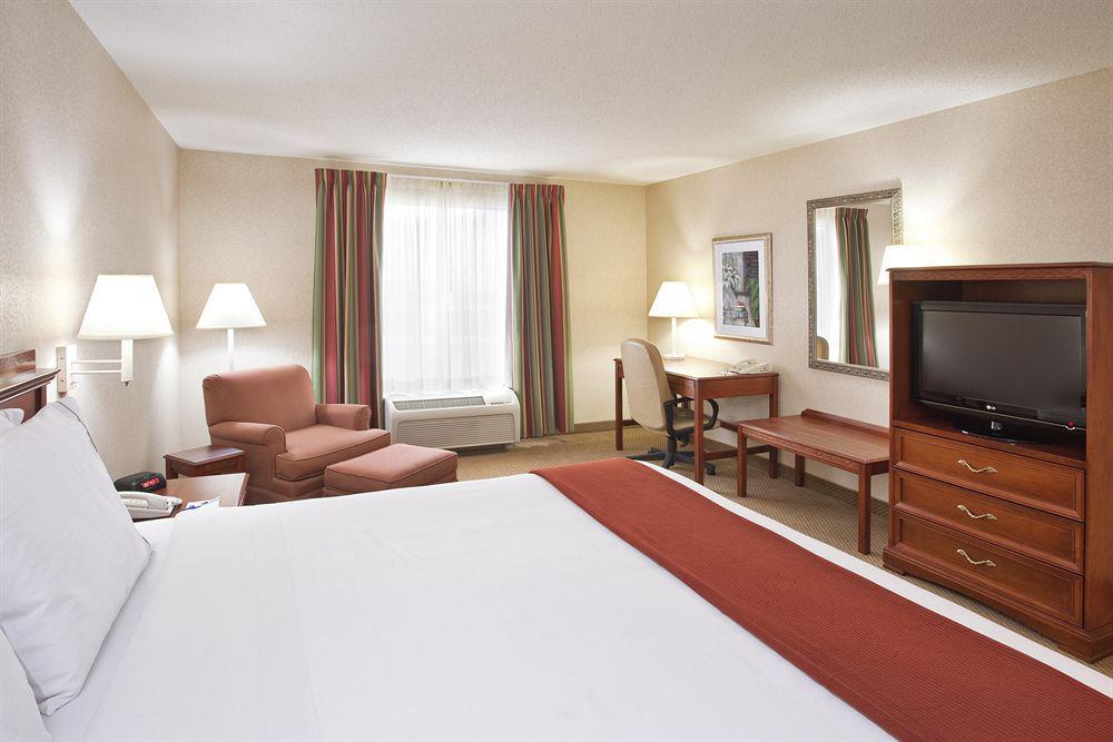 Holiday Inn Express Hotel & Suites Bowling Green By Ihg Habitación foto